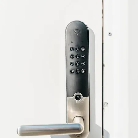 Urban - Perfect Location *